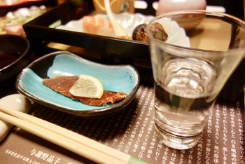 「瀬波グランドホテル　はぎのや」料理 1110861 ［2016/11・夕食］前菜・珍味(鮭の酒びたし)