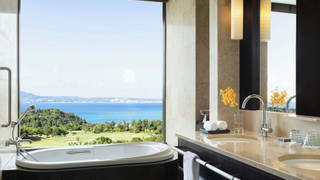 デラックス ルーム ダブルベッド 2 台 バルコニー (View)