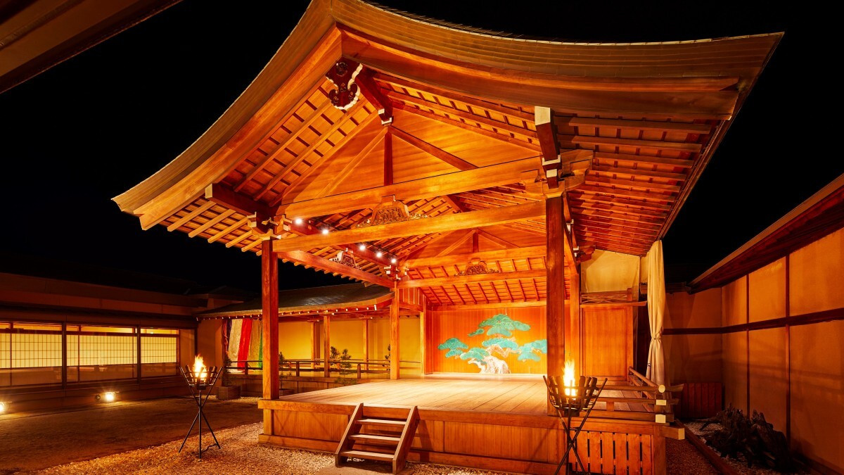 2.日本の伝統美に包まれた「大和屋本店」3915573