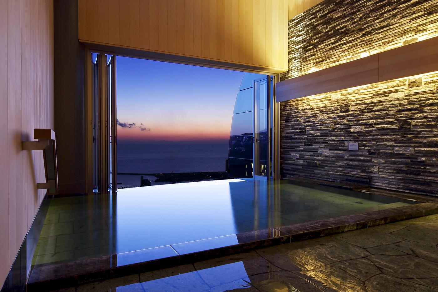 全室オーシャンビュー！花火を眺めながらの湯浴みも叶う♡4003155