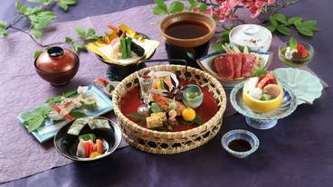 食事・飲み物 / 4