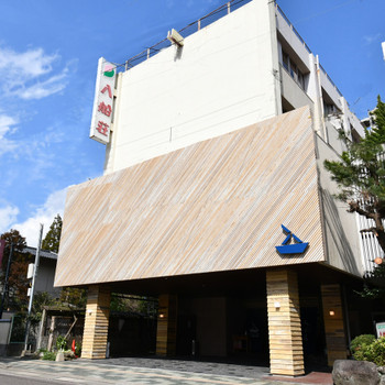 遊び心満載の温泉旅館で自由な休日を4008188