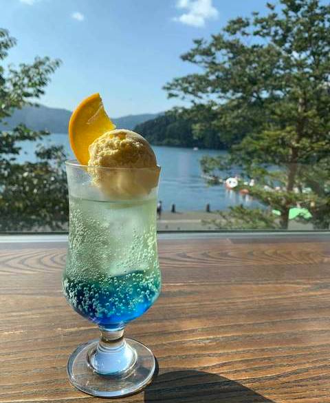 絶景カフェで
箱根の旅にお別れを / 1