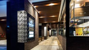 施設の入り口 / 17