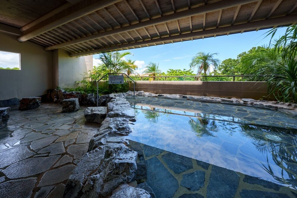 露天風呂や岩盤浴で癒しの時間♪ホカンスにぴったりな82㎡の広々客室も3493612