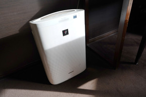 お部屋の加湿機能付き空気洗浄機