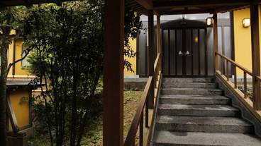 施設の入り口 / 10