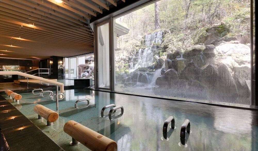 庭園大浴場 巌の湯① / 1