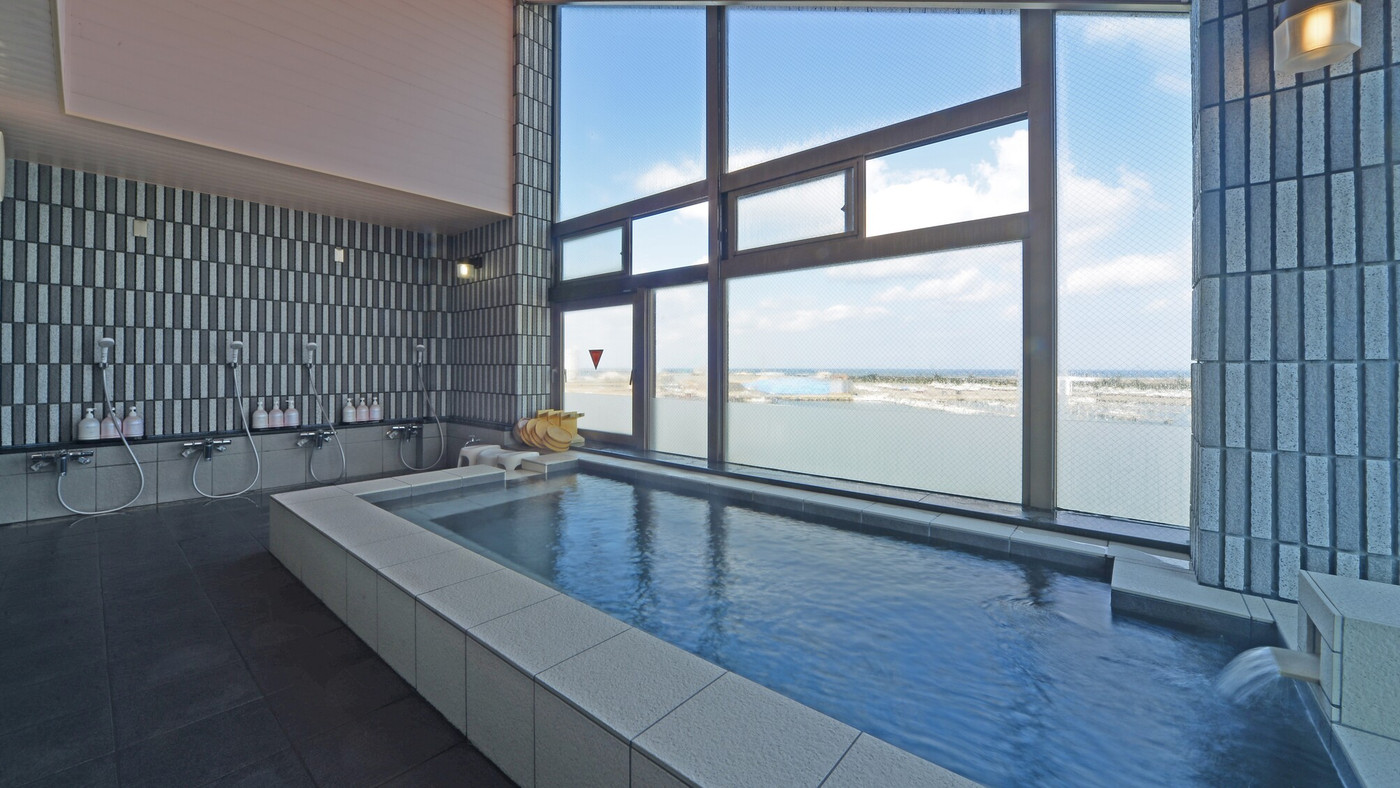 賀露港(かろこう)の目の前、新鮮魚介と絶景風呂の旅館3846392