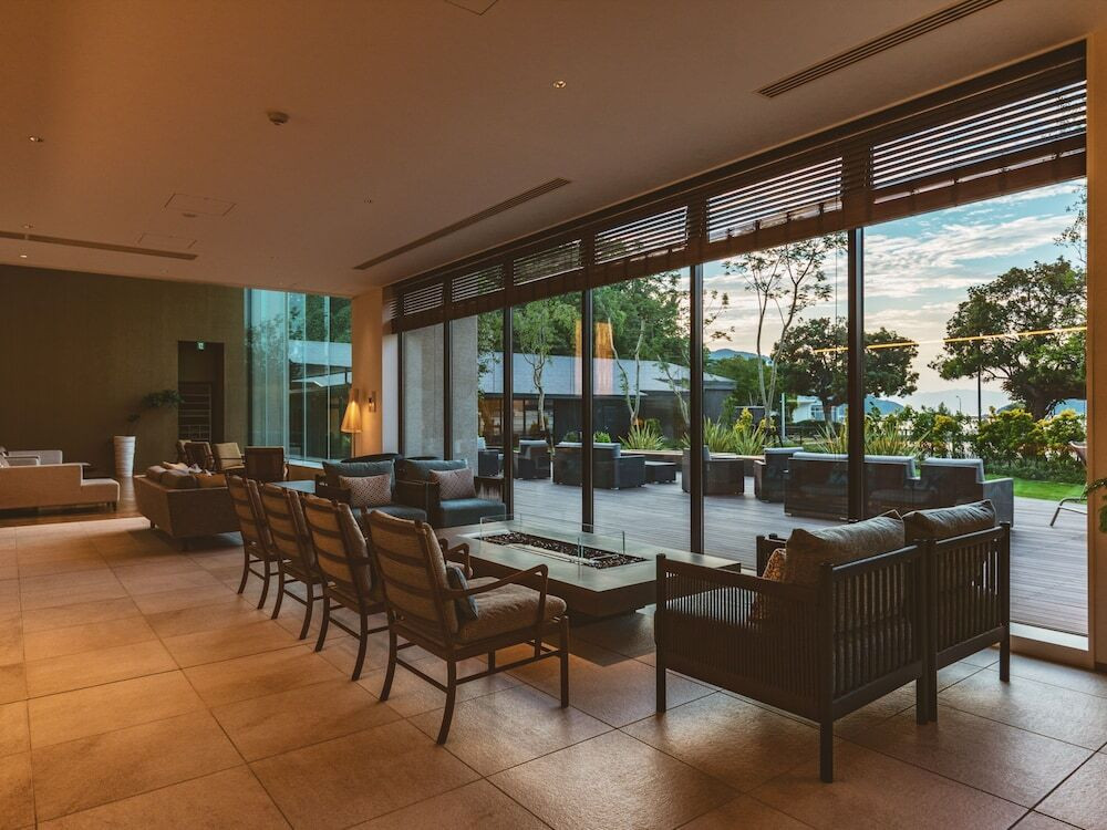 ロビーラウンジ