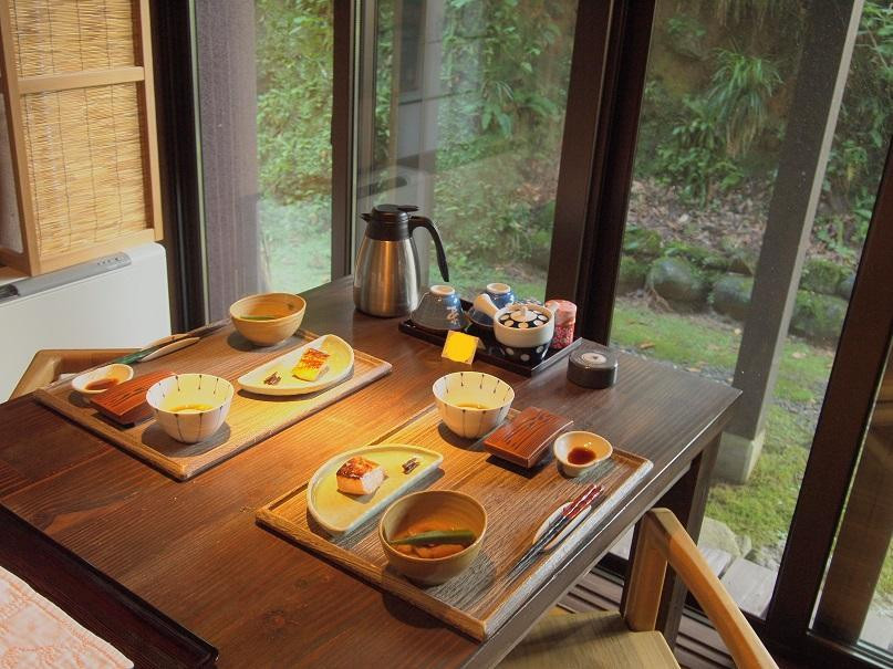 多すぎないちょうどいい量のあさごはん1812593