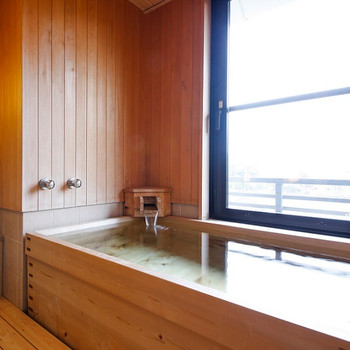 1. 五重塔を眺めてロマンチックに過ごせる「さるさわ池 よしだや」3564674