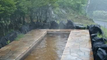 源泉の足湯「チューダーの泉」 / 3