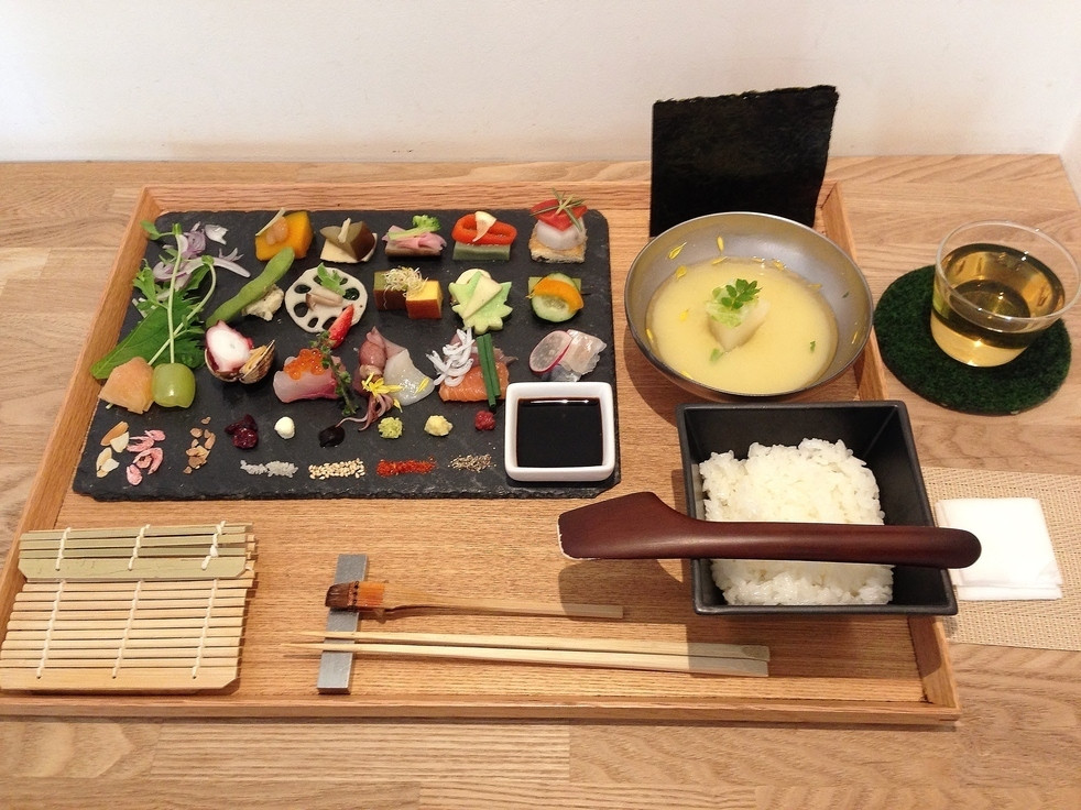 「AWOMB」料理 691410 手織り寿し（特上）