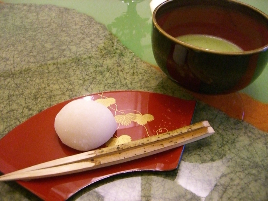 「旅亭半水廬」 料理 16090559 お迎えの手作りの栗大福。うーん、うまい！