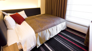 セミダブルルーム 喫煙 14 平方メートル 130 cm ベッド幅