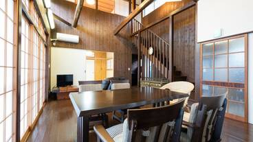 客室内のダイニングエリア / 16