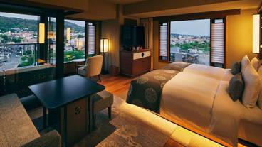 最上階 鴨川 コーナーツイン / 1