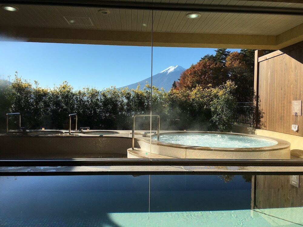 富士山の絶景を見ながら優雅なひと時を4376526