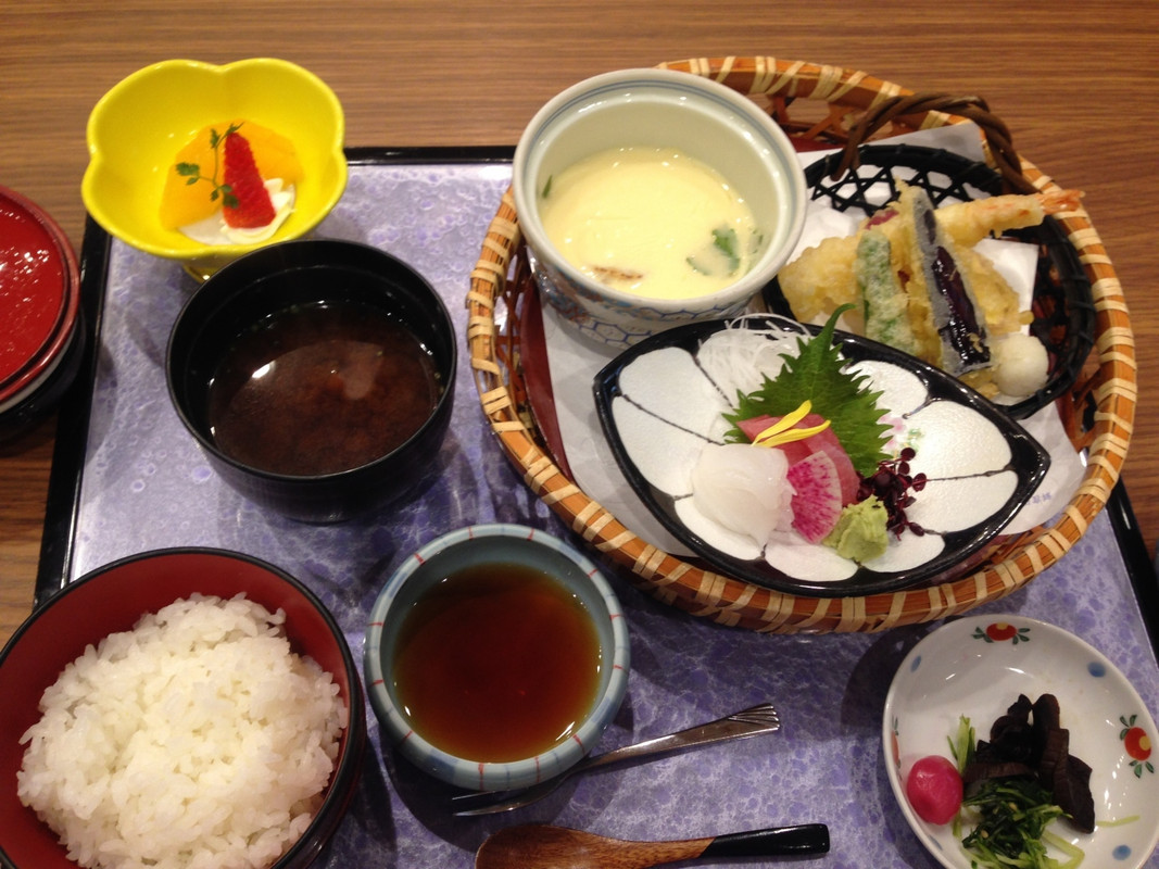 三食付きプランのランチ