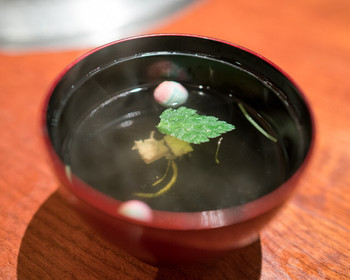 「よろにく」料理 760278 2016.6 ハチノスのお吸い物