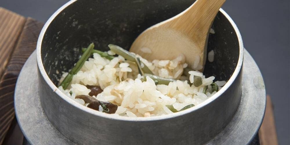 旅館のお食事処