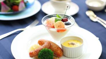 食事・飲み物 / 12