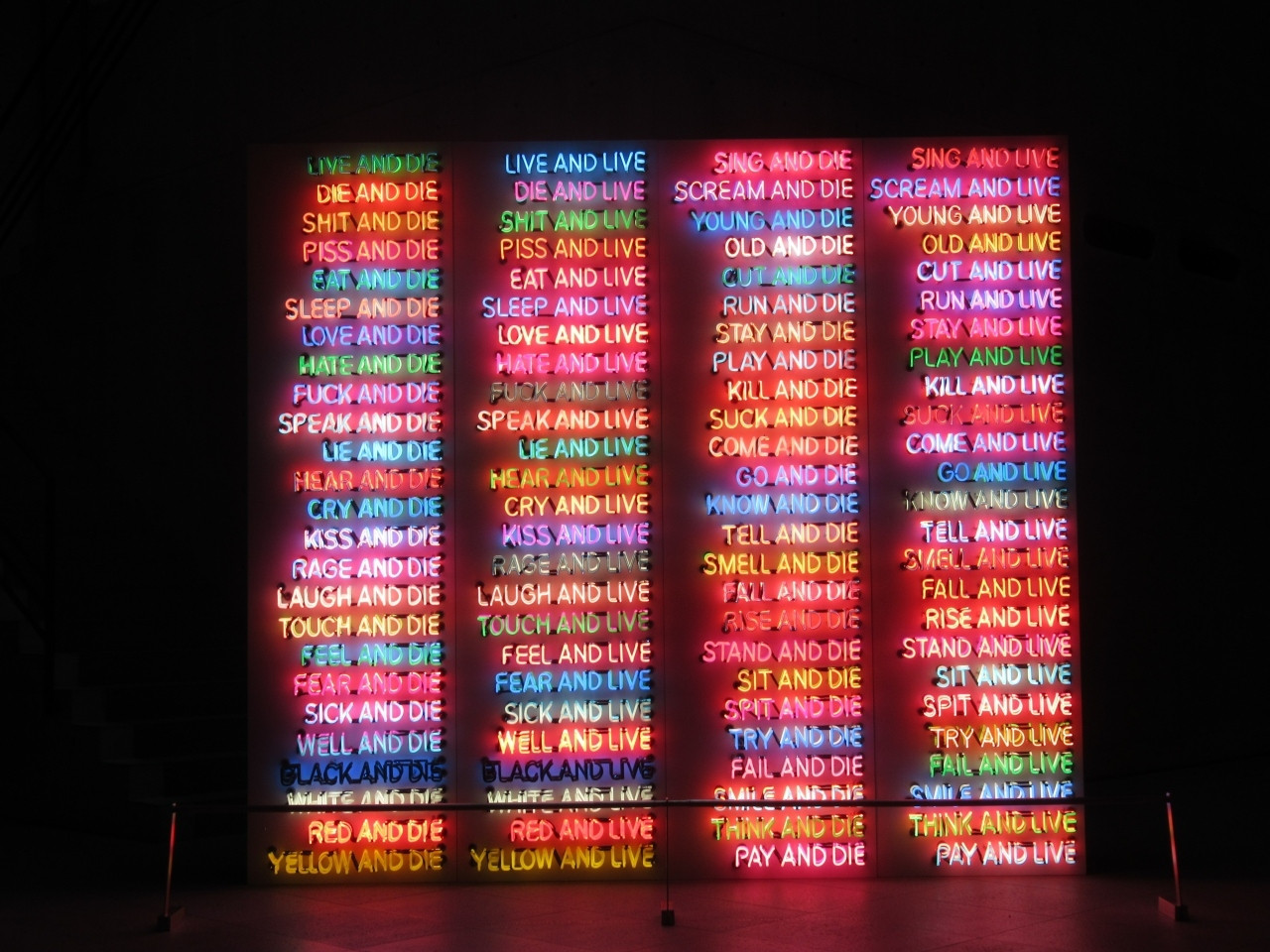 アート鑑賞で感性を磨く♩空と海に囲まれた泊まれる美術館3493235