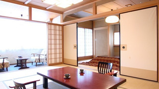 登竜館 　ゆったり広めの　10畳＋6畳 [和室] [禁煙] [マウンテンビュー] [リバービュー]