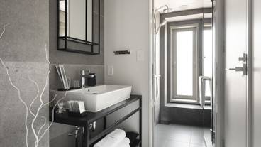  部屋の浴室 写真:見学友宙 / 12