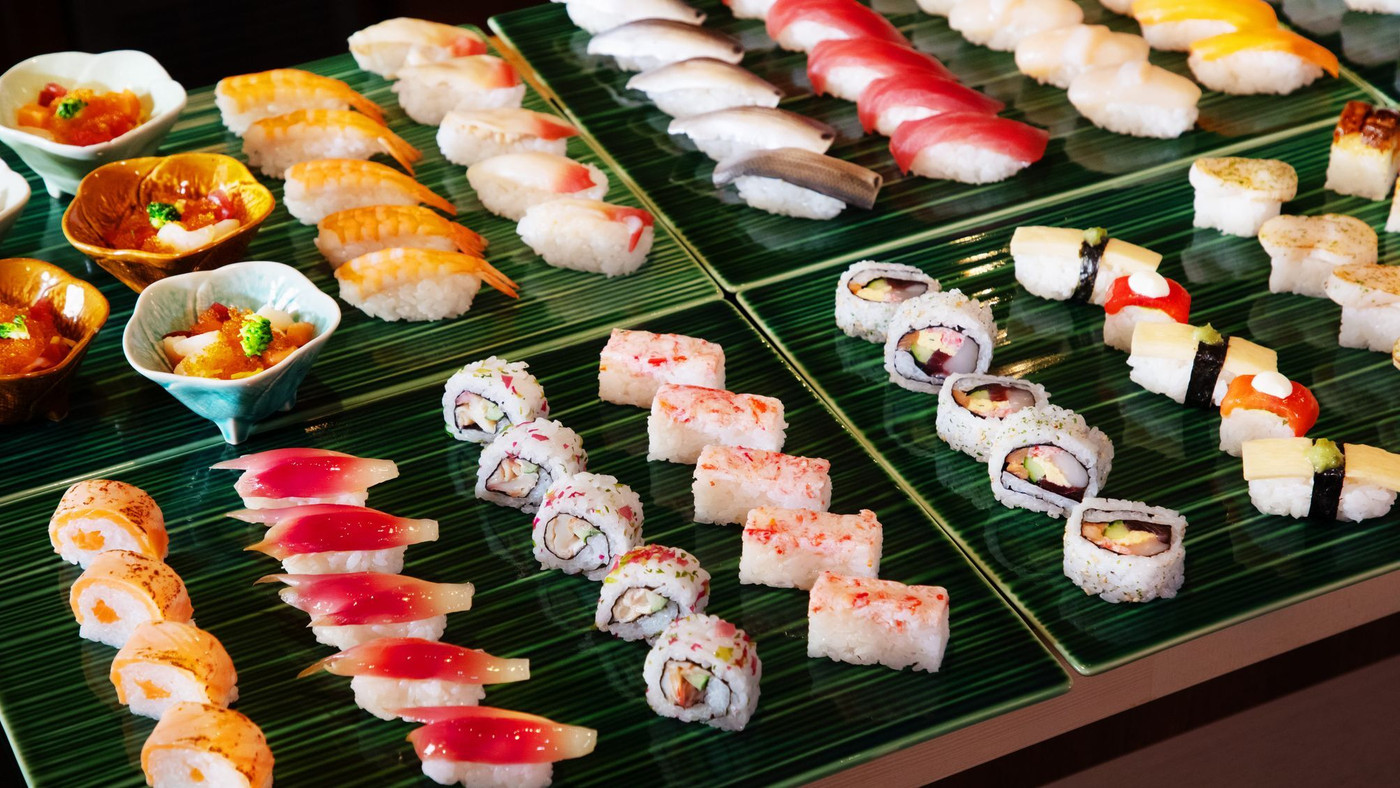 胃袋が2つ欲しい！焼き立てパン＆ぷりぷり「勝手丼」にノックアウト4769518