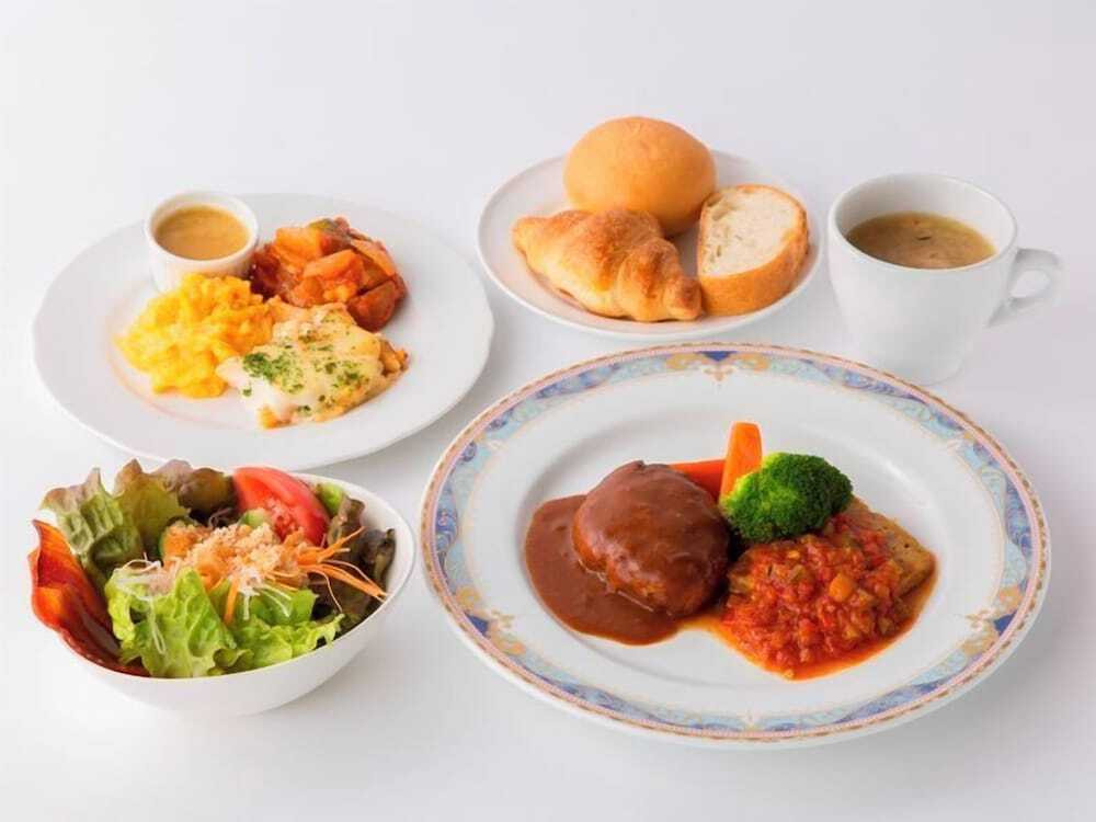朝食