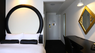 【禁煙】ダブルルーム/ベッド幅140cm×1台/2名まで/13㎡