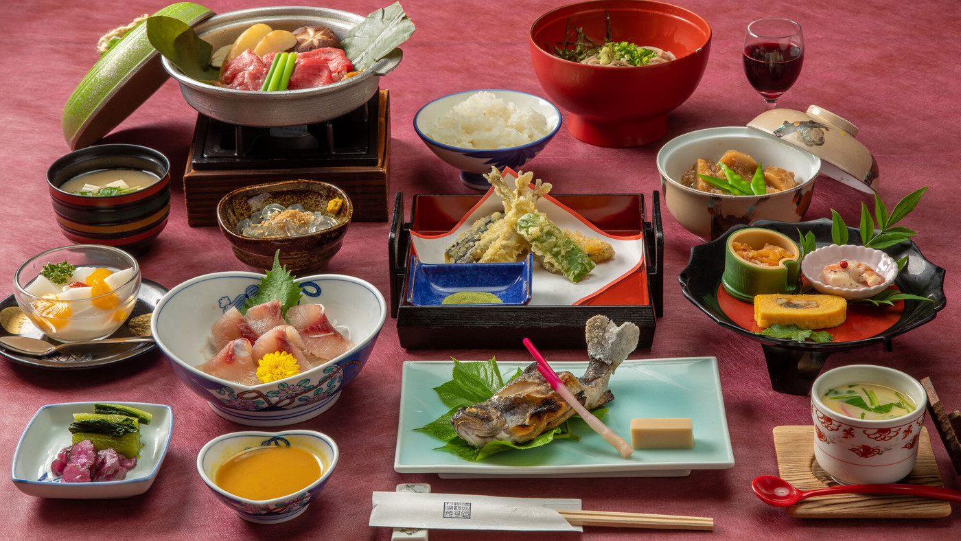 諏訪湖の美景や地元のお料理を堪能できるお宿3929390