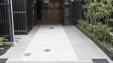 施設の入り口 / 12