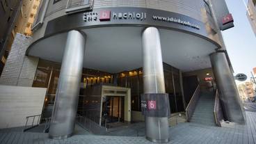 施設の入り口 / 18