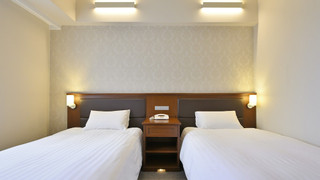 エコノミー ツインルーム, 喫煙