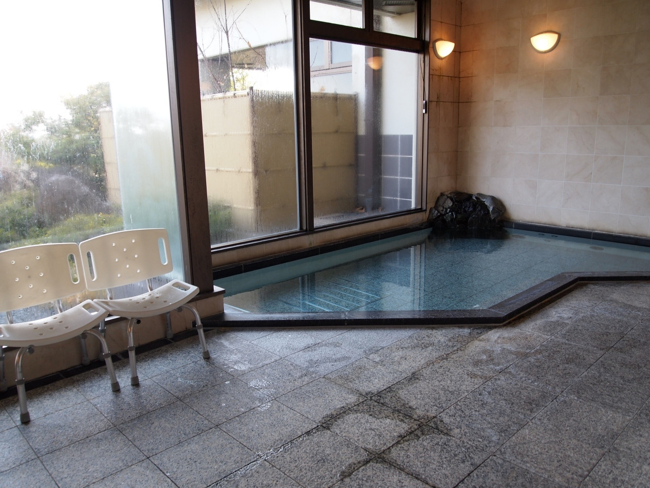 「円通寺公園」内にある、瀬戸内の海が見える静かな旅館4262835