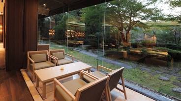 ロビーラウンジ / 3