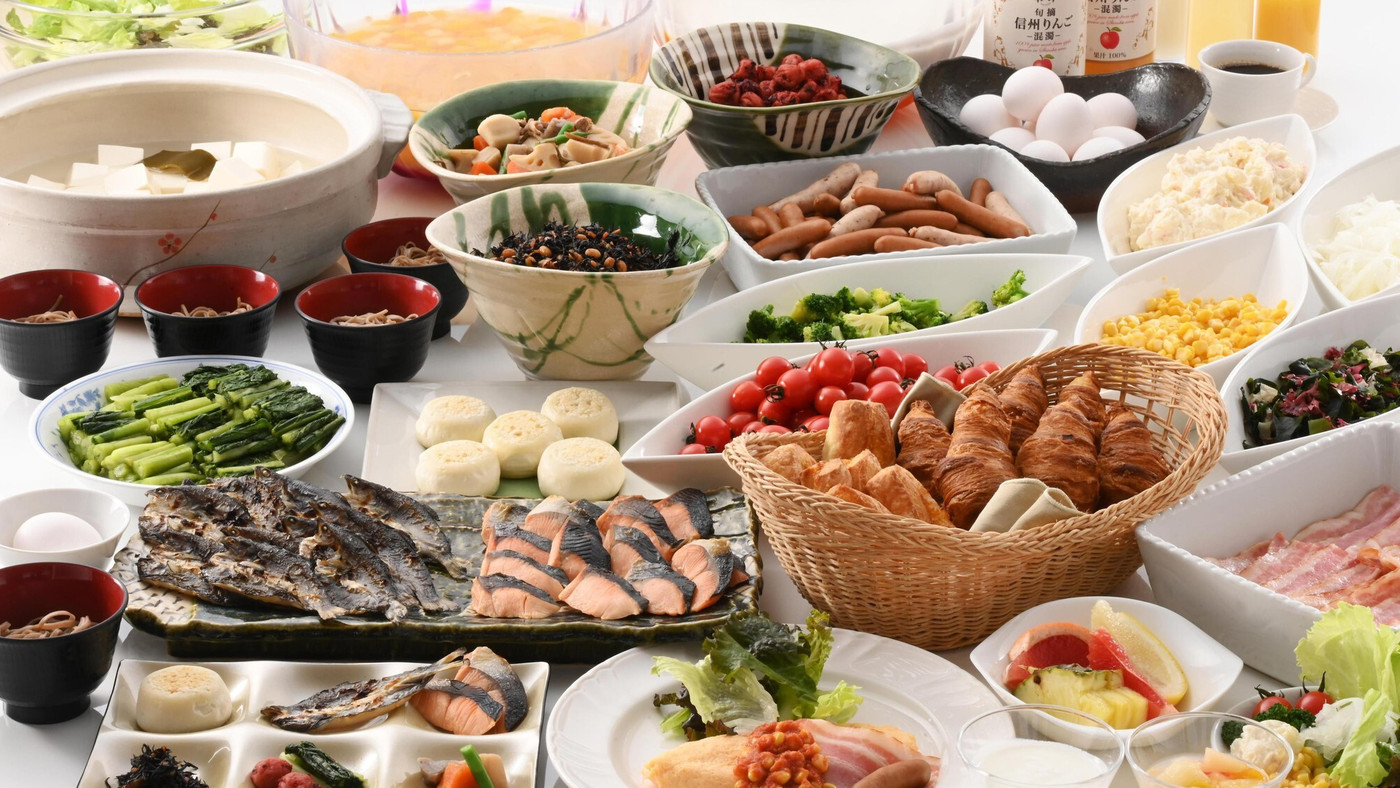 信州蕎麦にわさび、りんごなど安曇野たっぷり朝食4271632