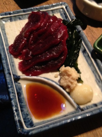 「ちょい呑み処 おかやん」料理 690626 ミンクくじら刺し（500円）2012年3月