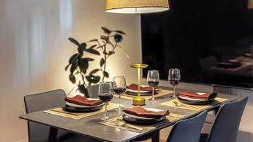 客室内のダイニングエリア / 19