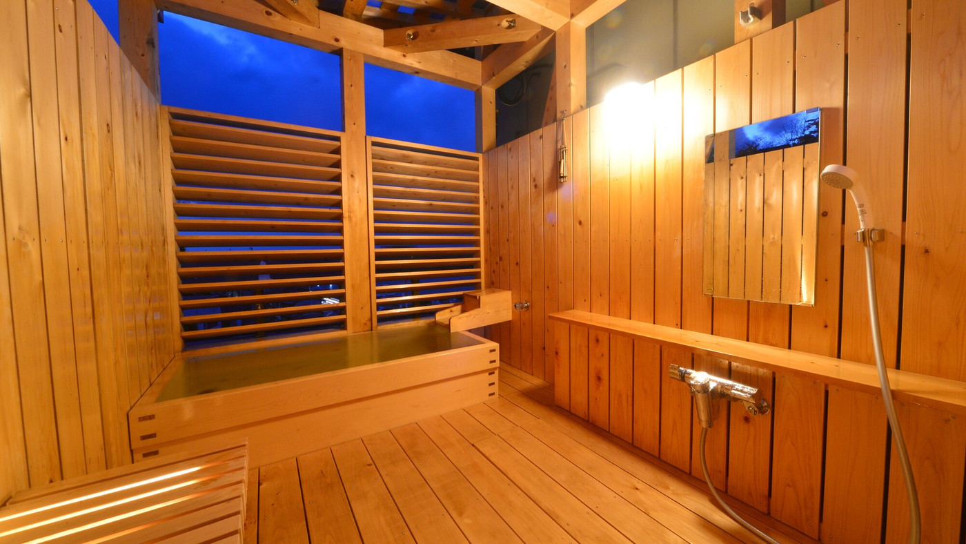 賀露港(かろこう)の目の前、新鮮魚介と絶景風呂の旅館3846368