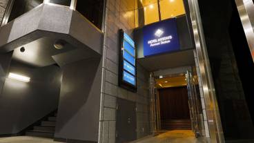 施設の入り口 / 19