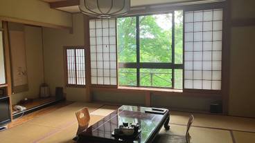 客室 / 16