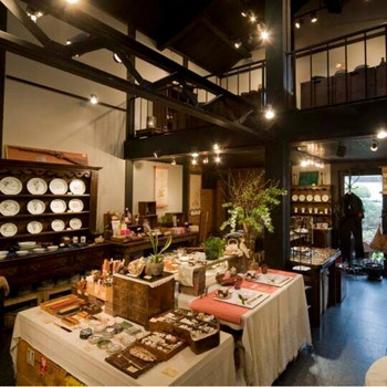 旅先での逸品との出会いがあるかも！「ギャラリー レティーロ・ドウロ」3708179