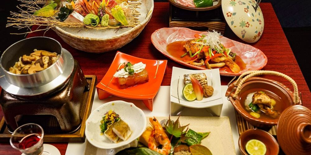 旅館のお食事処