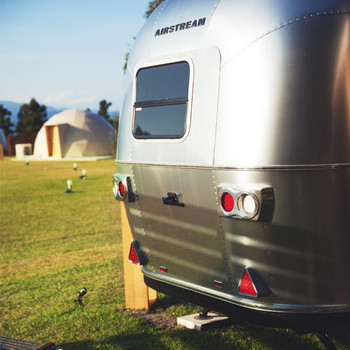 映画のようなかわいいトレーラーハウス♡妙高山を望む絶景の宿4085265