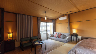 和室 ローベッド & 専用バスルーム付