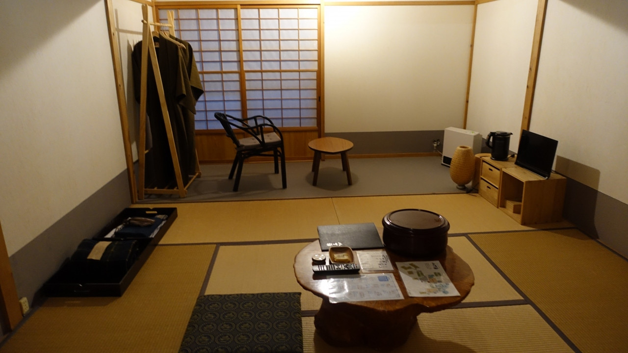 山小屋八丁の和室